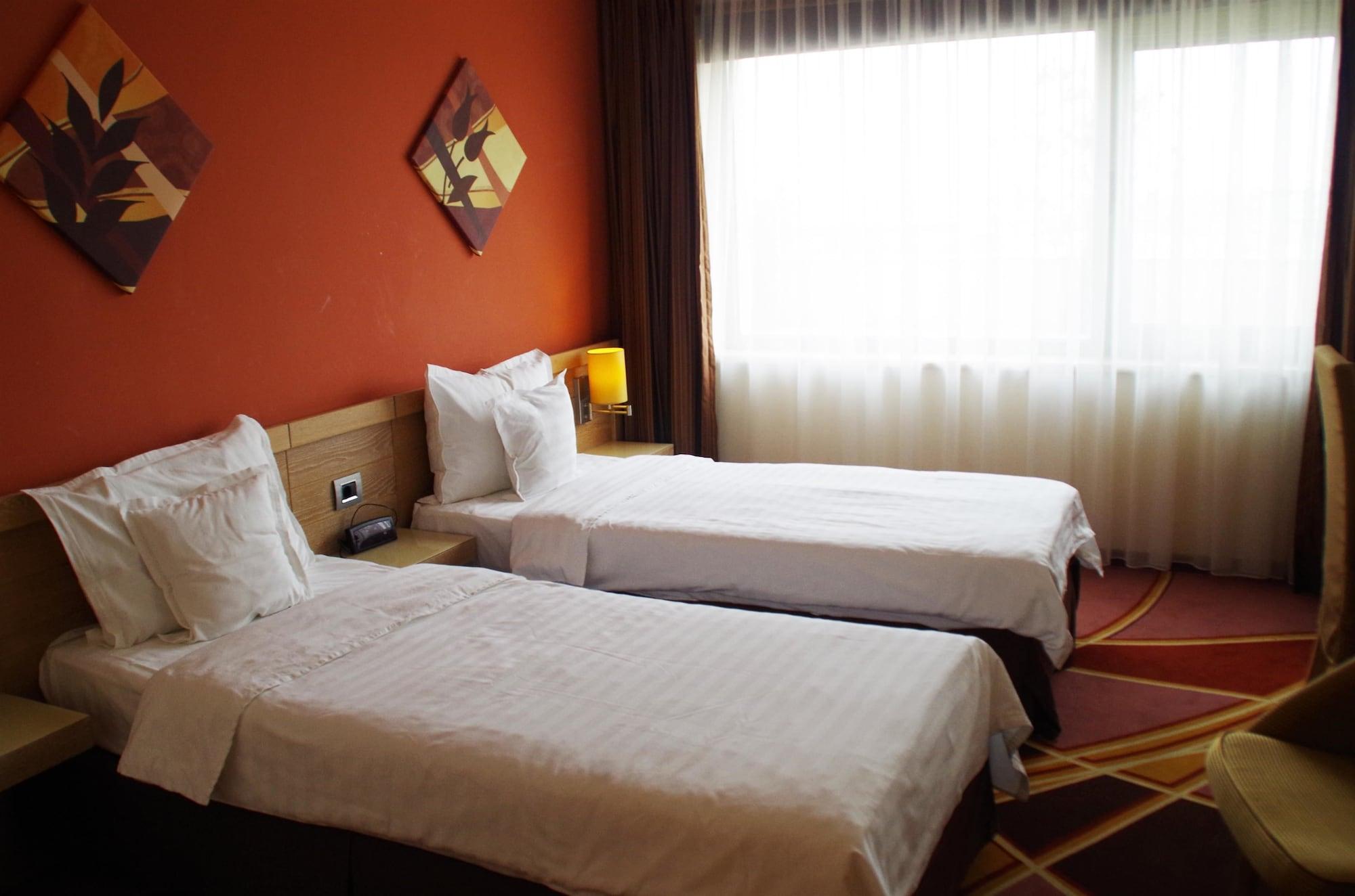 Mari Vila Hotel Boekarest Buitenkant foto