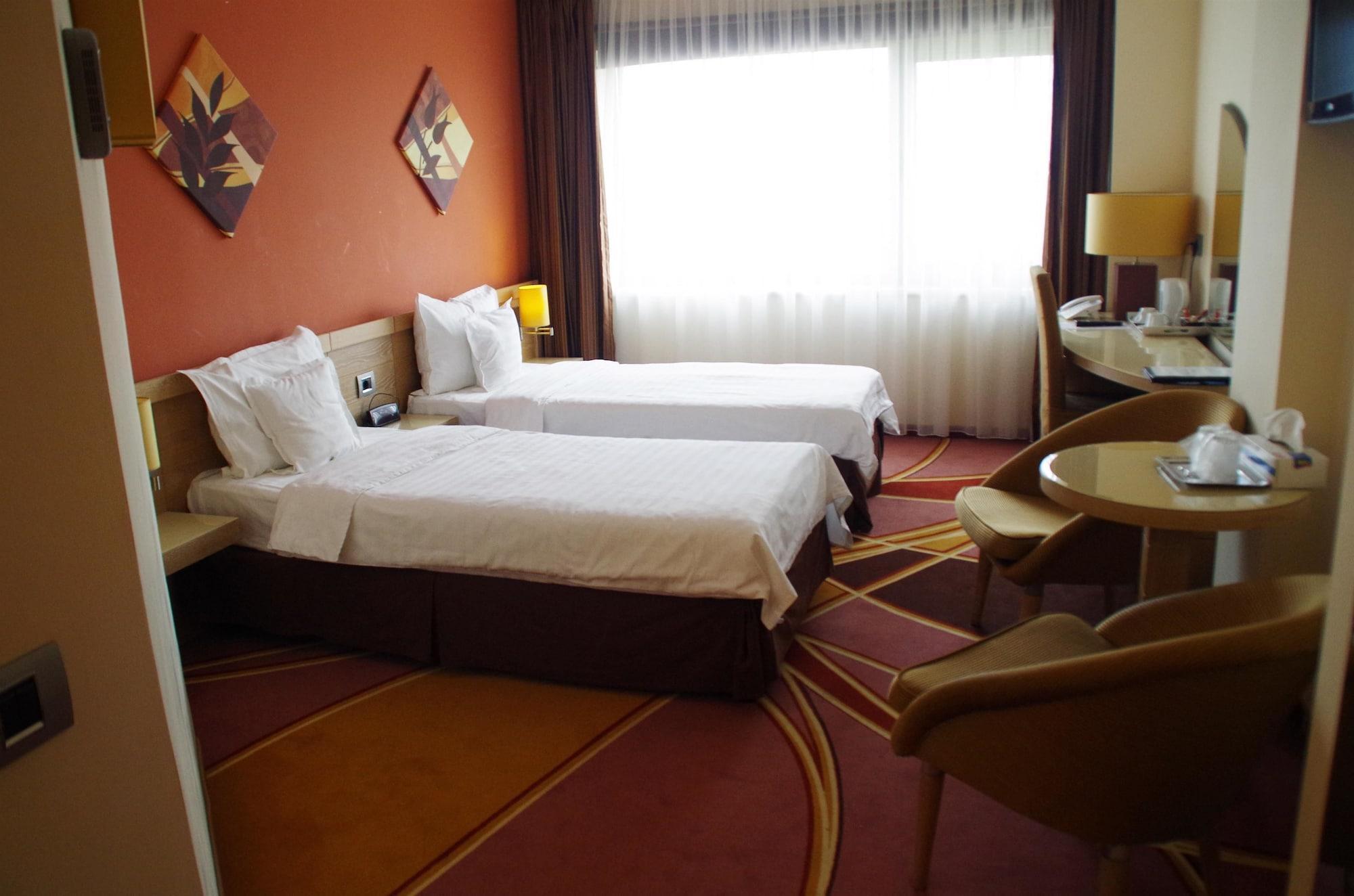 Mari Vila Hotel Boekarest Buitenkant foto